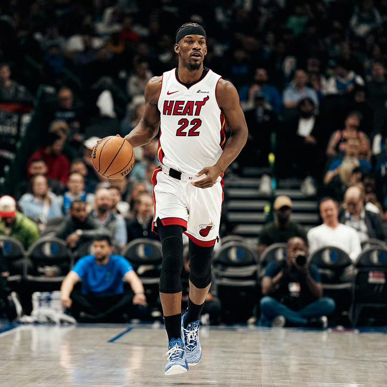 巴特勒连续五场比赛得分超过爆冷，独行侠挑战极限！